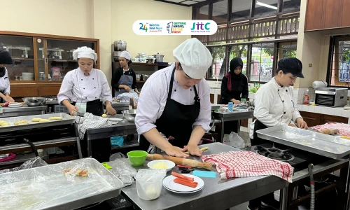 Sertifikasi Chef/Koki restoran terbaik dari JTTC