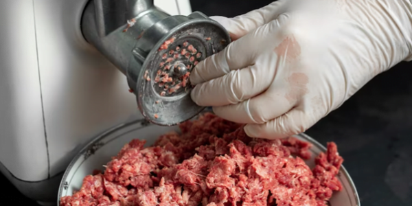 Peningkatan Kualitas dan Keamanan Dalam Industri Pengolahan Daging Melalui Pelatihan
