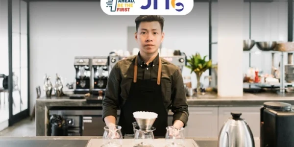 Peran Barista Junior