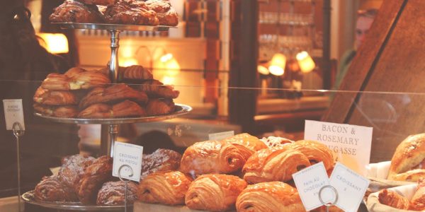 Panduan Pelatihan Commis Pastry: Membuat Kelezatan Manis