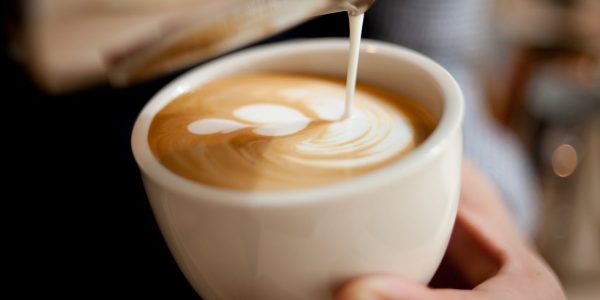 Latte Art: Seni Visual dalam Cangkir Anda dan Keterampilan Barista yang Dibutuhkan